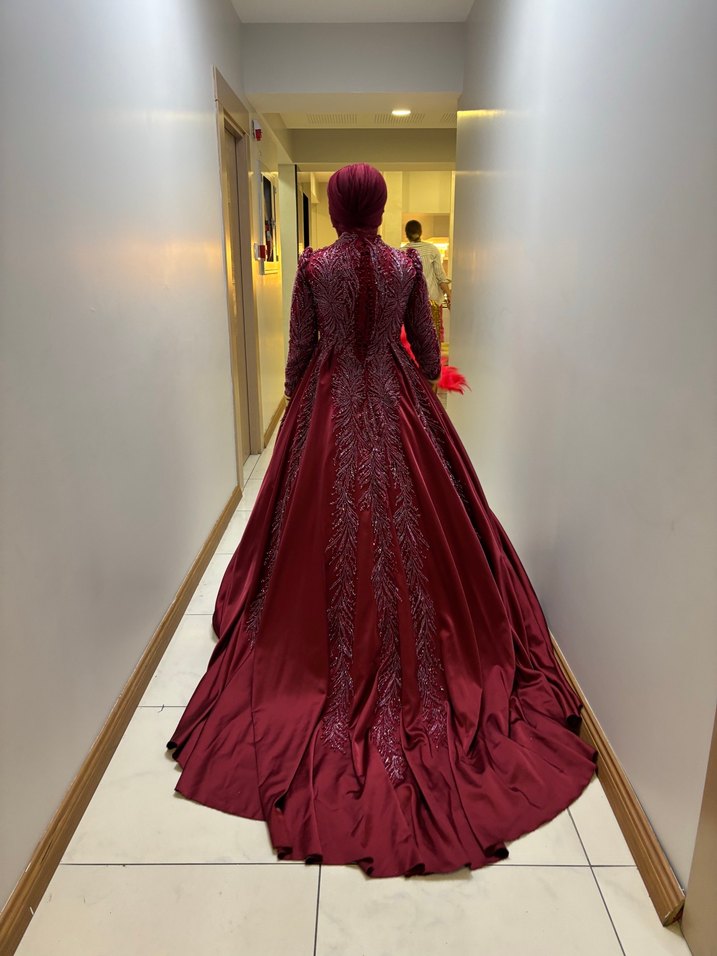 Bordo İşlemeli Uzun Abiye Elbise - Görsel 3