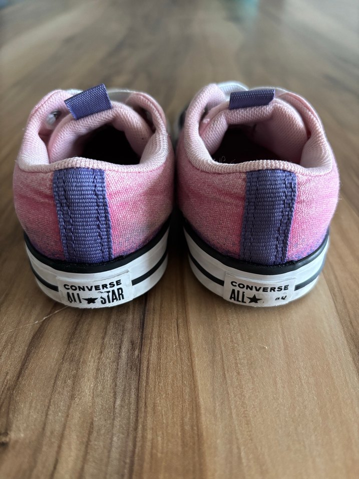 24 no Pembe Converse - Görsel 3