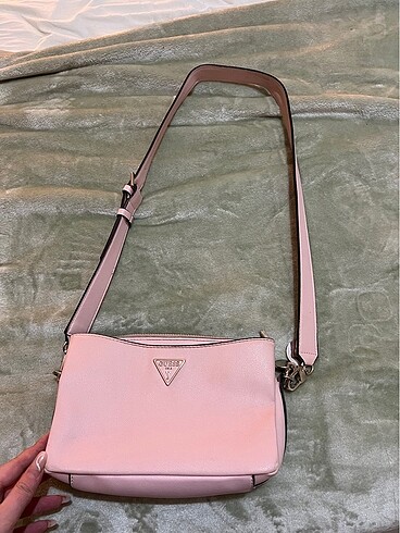 Guess Pembe Çapraz Çanta