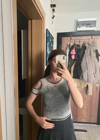 Gri Transparan Straplez Kadın Tişört - Görsel 2