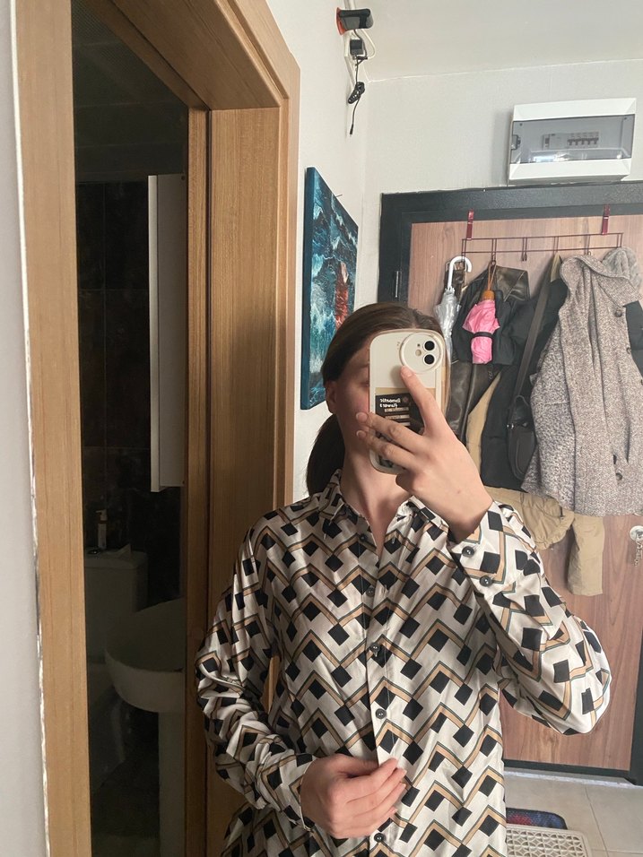 Kadın Desenli Uzun Kollu Gömlek - Görsel 2