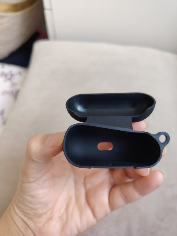 Siyah Kablosuz Kulaklık Şarj Kutusu - Görsel 4