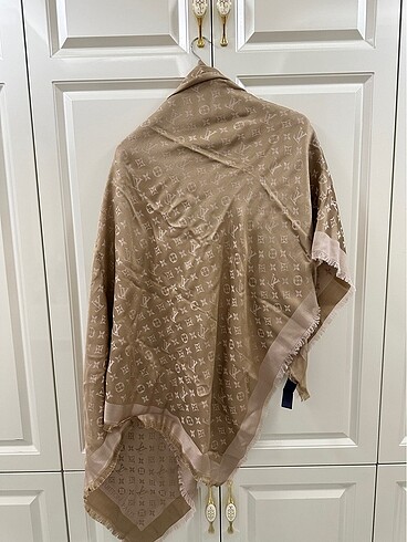Beden Lv shawl