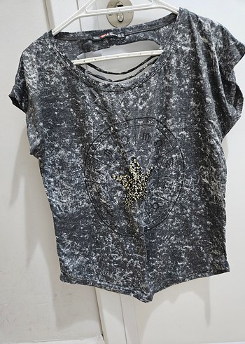 GRI BATIK DETAYLI TISORT