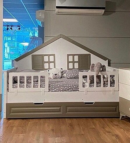 Çocuk bebek odası montessori