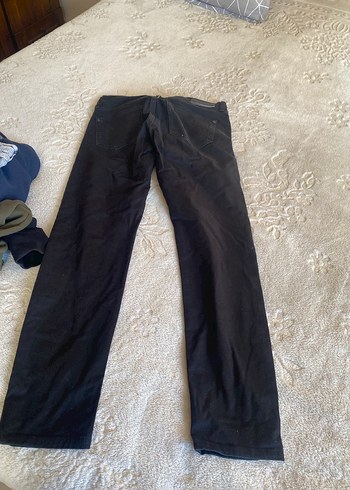 Mavi erkek pantolon iki kez giyildi - Görsel 2