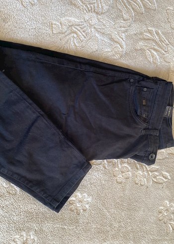 Mavi erkek pantolon iki kez giyildi - Görsel 4