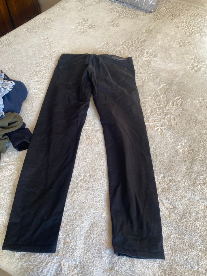 Mavi erkek pantolon iki kez giyildi - Görsel 2