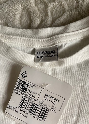 LCW 11/12 yaş kız çocuk tişört etiketi üzerinde - Görsel 2
