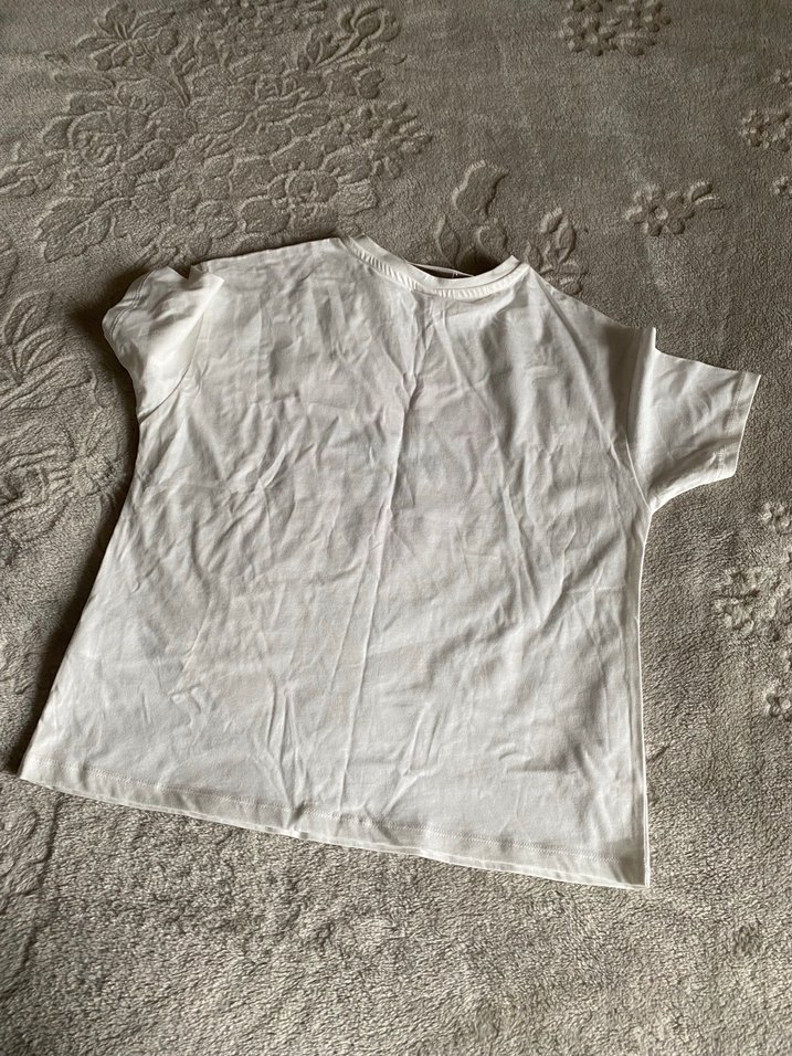 LCW 11/12 yaş kız çocuk tişört etiketi üzerinde - Görsel 4