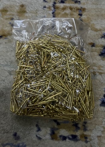 Parlak Altın Renkli Tırnak Süsleri - Görsel 3