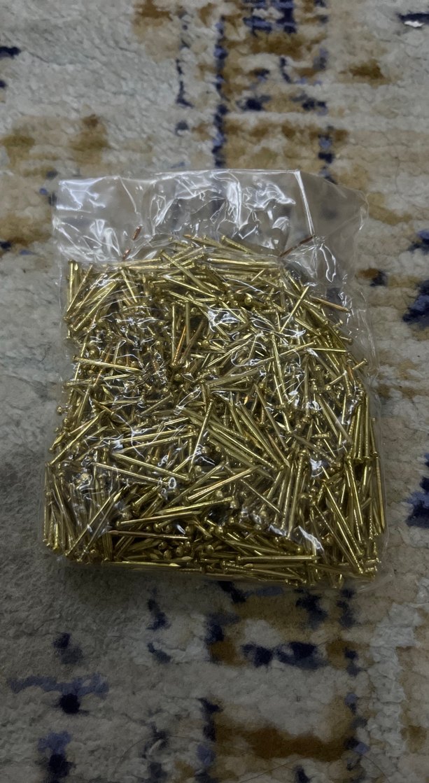 Parlak Altın Renkli Tırnak Süsleri - Görsel 2