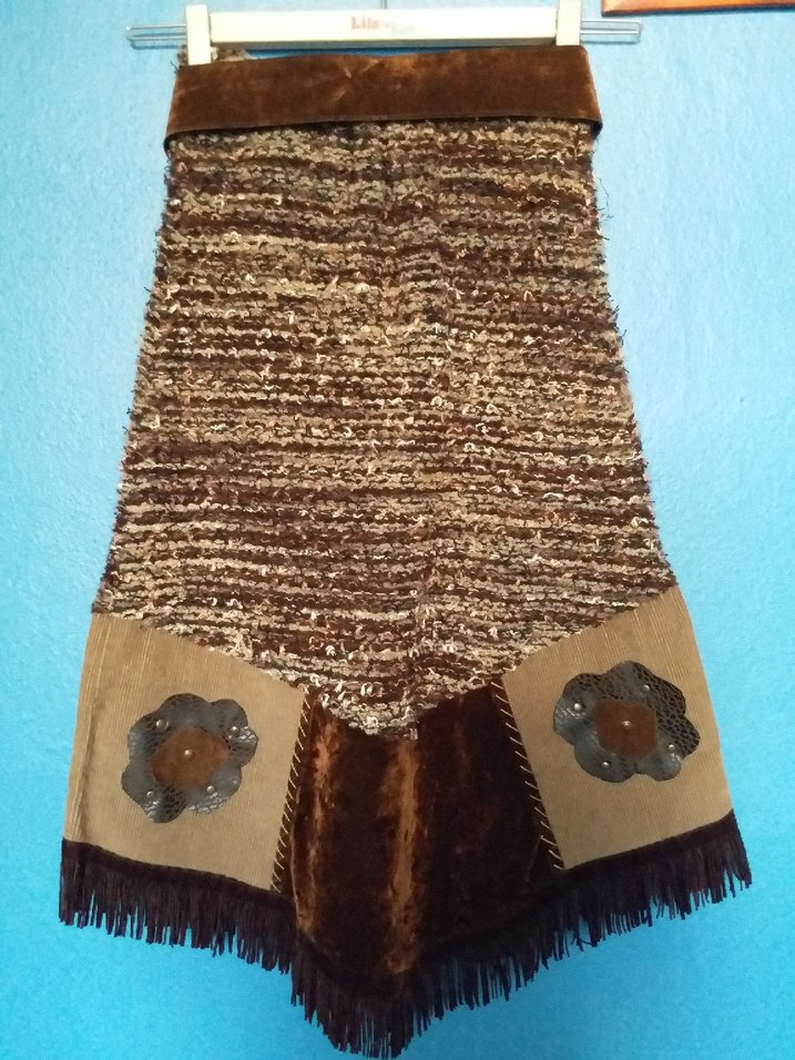 Kahverengi İşlemeli Kadife ve Deri Süslemeli Etek - Görsel 2