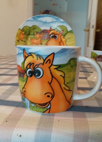 At ve Çiftlik Temalı Porselen Fincan ve Tabak Seti - Görsel 5