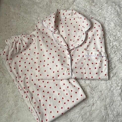 Kalpli pijama takımı