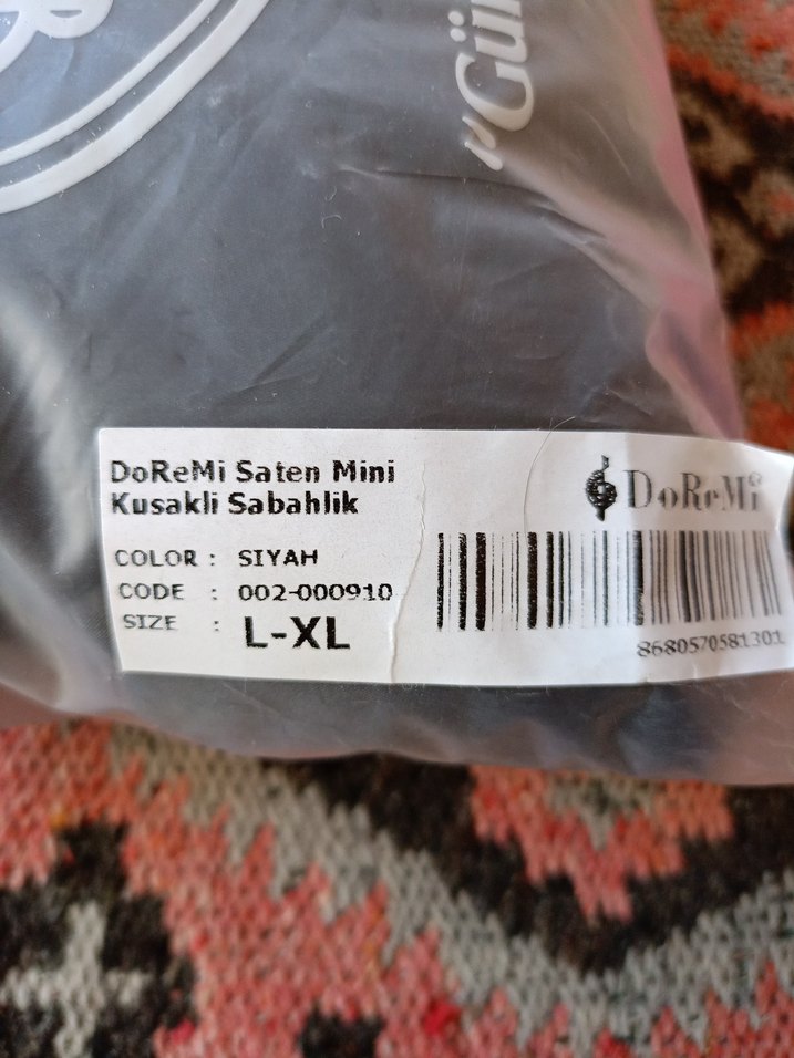 Siyah Parlak saten sabahlık - Görsel 3