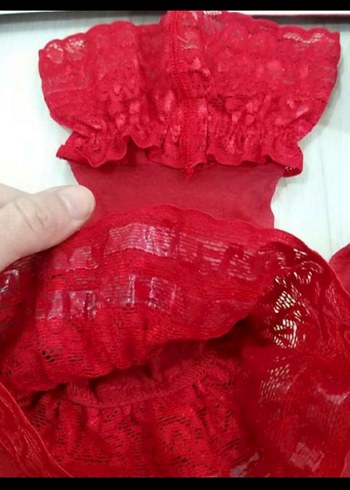 m Beden Kırmızı Parlak Dantel Detaylı Midi Kadın Çorap