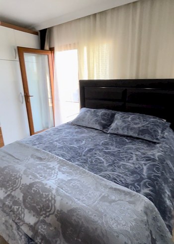 Mavi Batik Desenli Yatak Örtüsü
