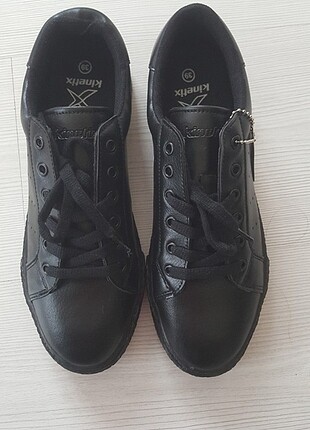 Kinetix 39 numara siyah spor ayakkabı