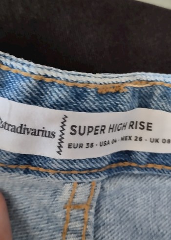 Stradivarius Düğmeli Kadın Mini Denim Şort