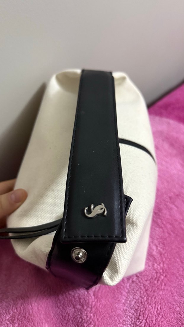 Beyaz Minimalist Fermuarlı Kadın Çantası - Görsel 3