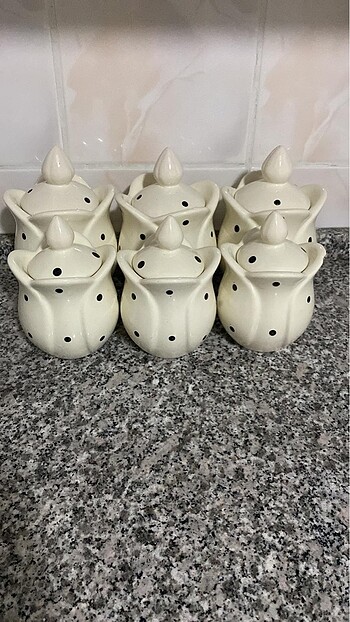 6 lı baharatlık takımı çok az kullanıldı.