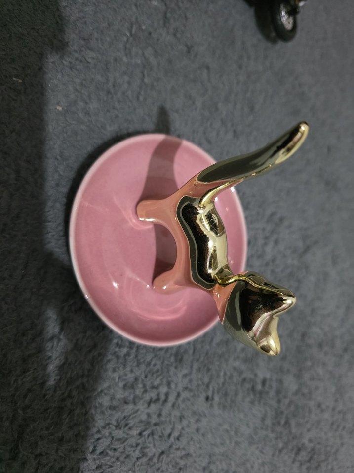 Pembe Seramik Kedi Figürlü Takı Standı - Görsel 2