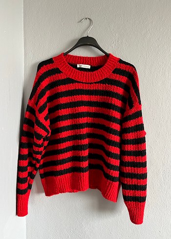 Kırmızı Siyah Çizgili Kadın Kazak - Görsel 2