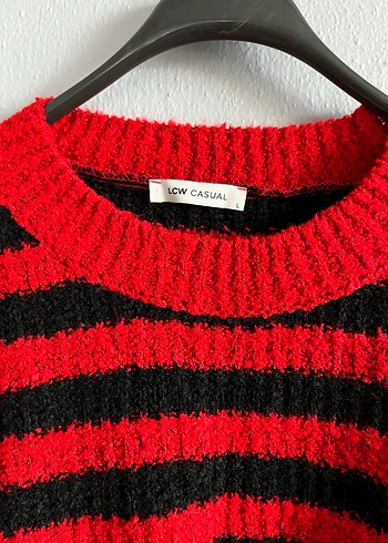 Kırmızı Siyah Çizgili Kadın Kazak - Görsel 3