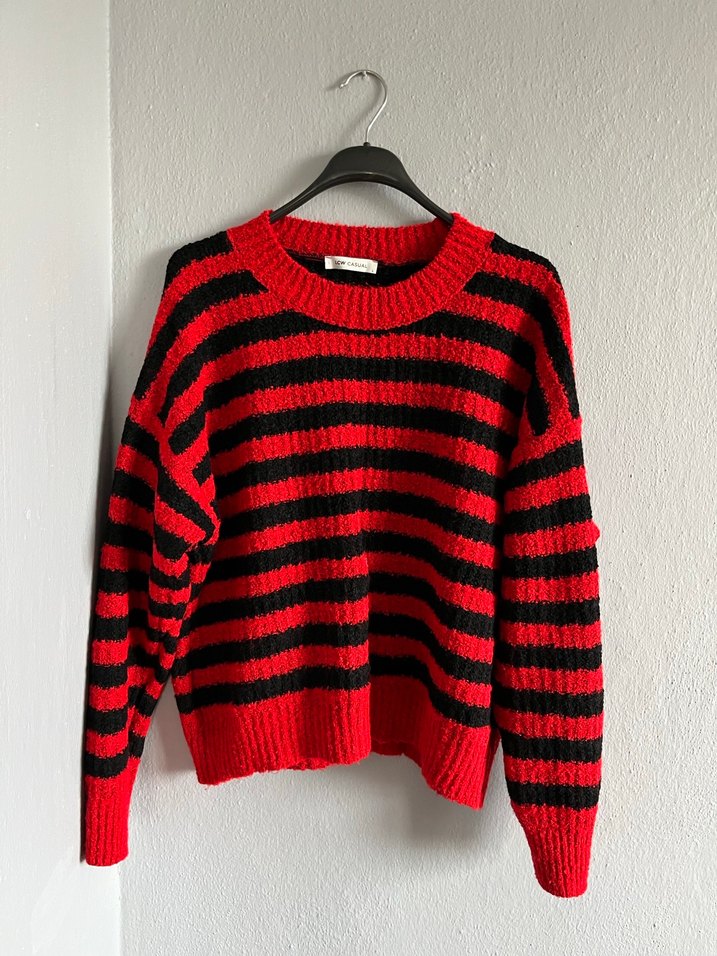 Kırmızı Siyah Çizgili Kadın Kazak - Görsel 2