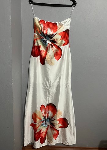 Çiçek Desenli Straplez Uzun Saten Elbise - Görsel 2