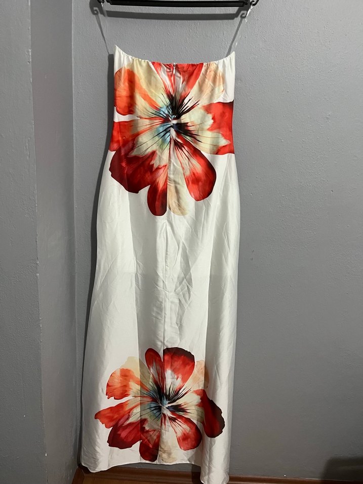 Çiçek Desenli Straplez Uzun Saten Elbise - Görsel 3