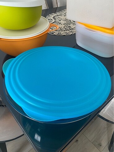 TUPPERWARE