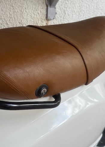 VESPA ET4 koltukBej Deri - Görsel 7