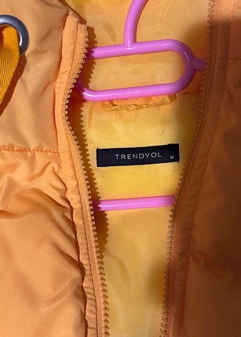 Sarı Düğmeli Kadın Kışlık Mont - Görsel 3