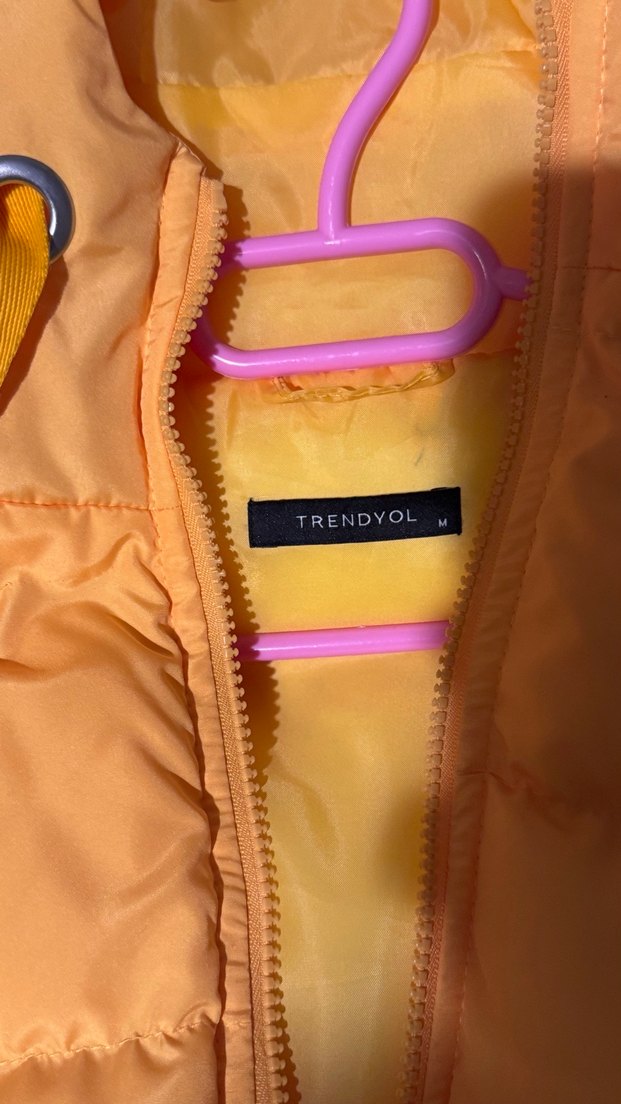 Sarı Düğmeli Kadın Kışlık Mont - Görsel 3