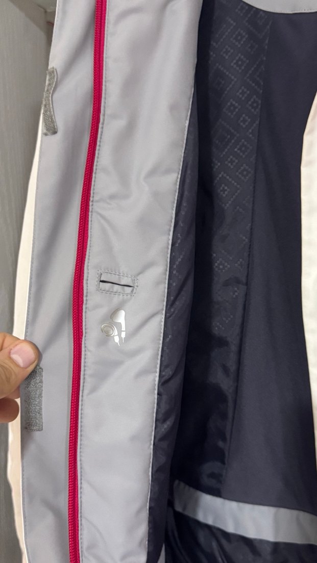 Gri Detaylı Beyaz Spor Kadın Mont - Görsel 2