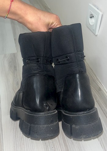 Siyah Fermuarlı Kadın Platform Bot - Görsel 3