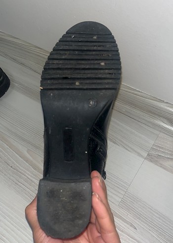 Siyah Deri Yılan Desenli Topuklu Bot - Görsel 5