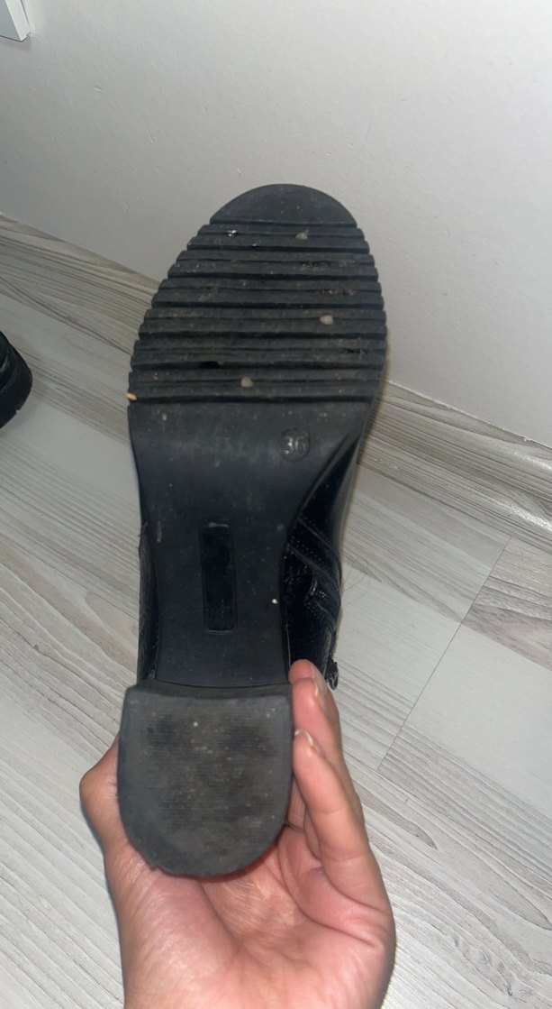 Siyah Deri Yılan Desenli Topuklu Bot - Görsel 5