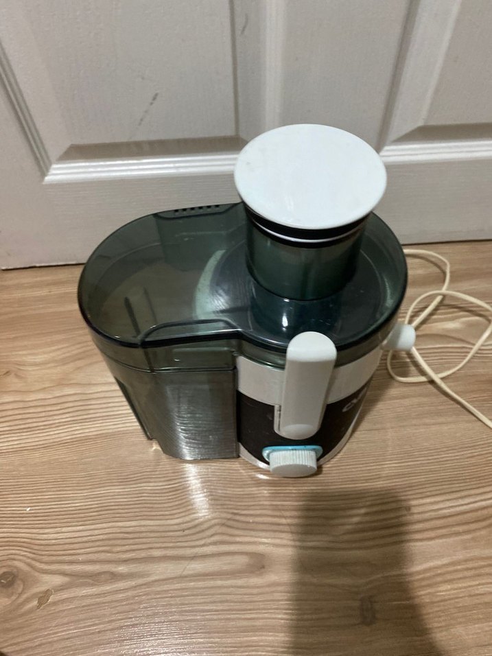 Beyaz Gri Elektrikli Meyve Sıkacağı - Görsel 3