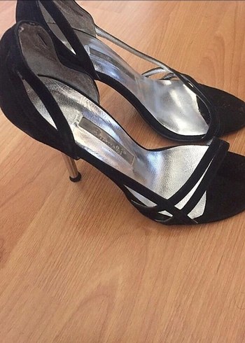 Siyah İnce bantlı Topuklu Kadın Abiye Ayakkabı - Görsel 2