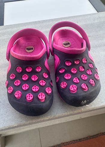 Puantiyeli Düğmeli Pembe Kız Terliği - Görsel 3