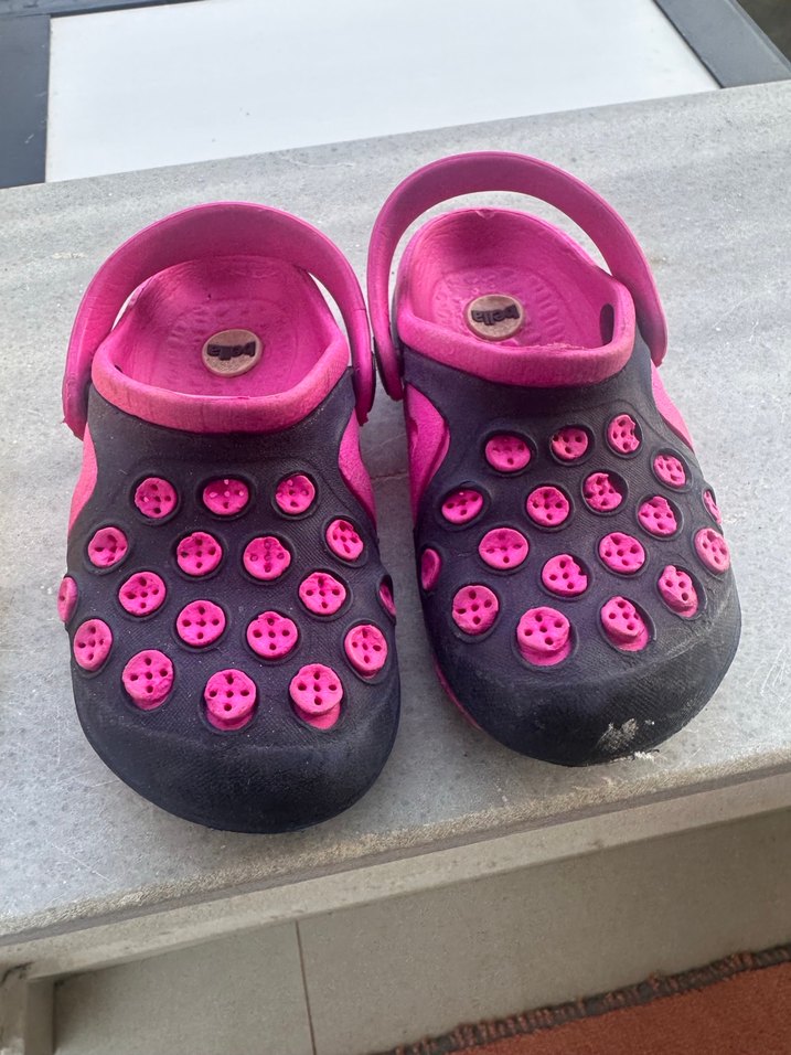 Puantiyeli Düğmeli Pembe Kız Terliği - Görsel 3