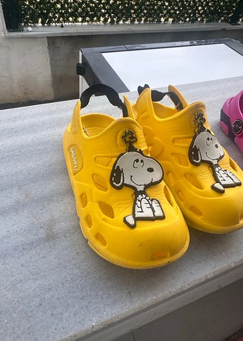 Sarı Kaydırmaz Bantlı Erkek Çocuk Terliği - Görsel 3