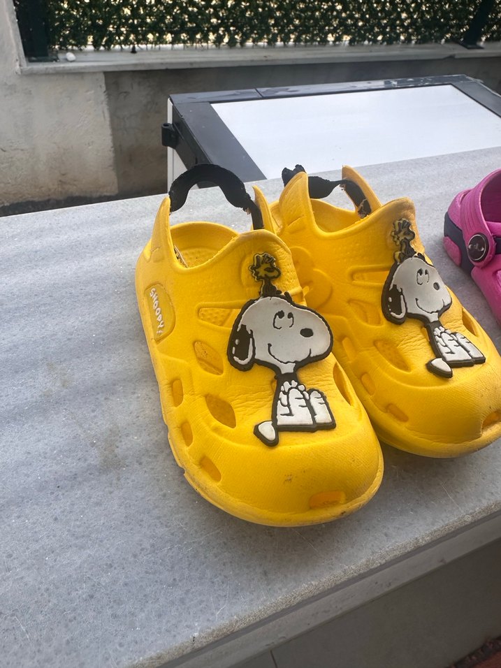 Sarı Kaydırmaz Bantlı Erkek Çocuk Terliği - Görsel 3