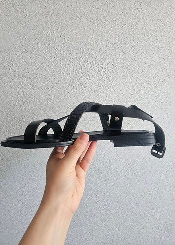 38 Beden Siyah Tokalı Kadın Sandalet