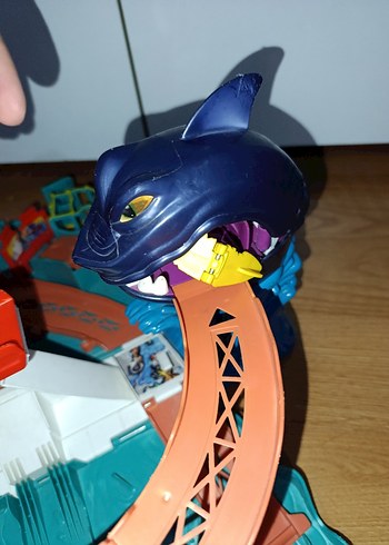 hot wheels çılgın sharky oyun seti - Görsel 4