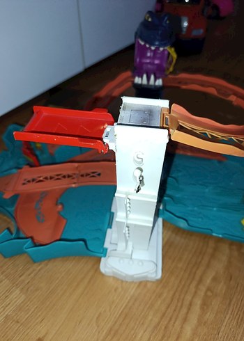 hot wheels çılgın sharky oyun seti - Görsel 6