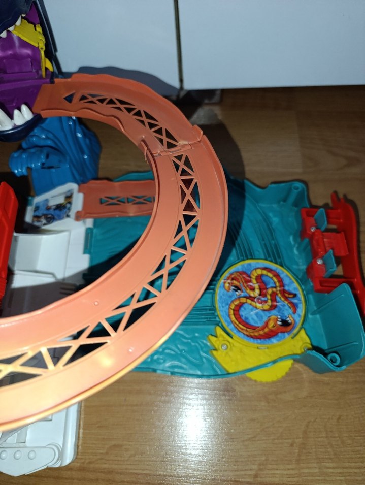 hot wheels çılgın sharky oyun seti - Görsel 2